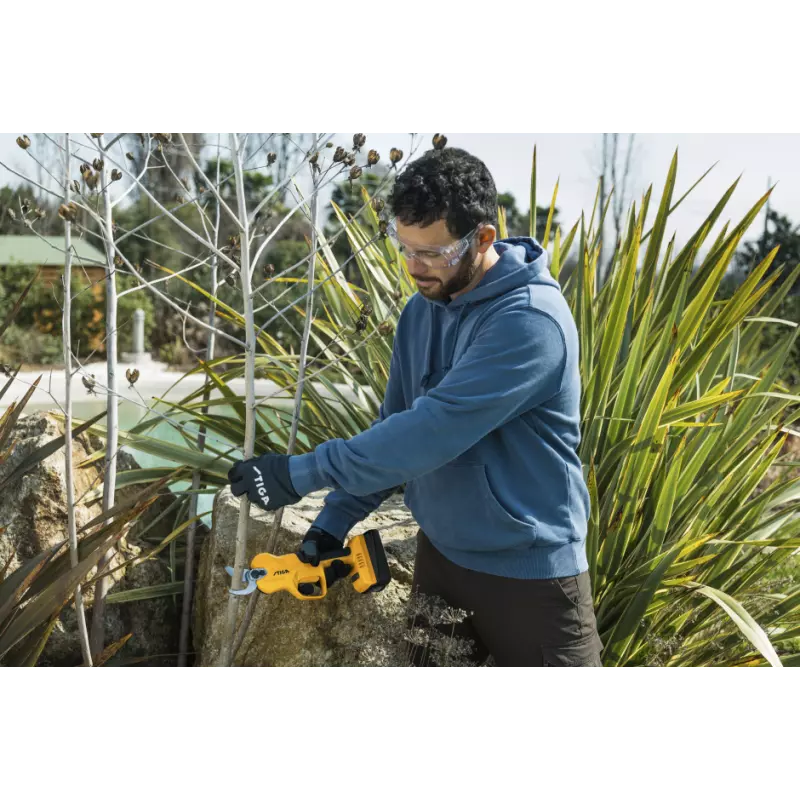 SC100eKit_257022001ST1_amb02_ecommerce